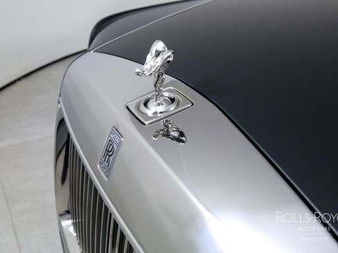 Used 2025 Rolls-Royce Phantom Sedan image 44