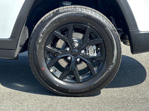 New 2026 Jeep Grand Cherokee Laredo image 33