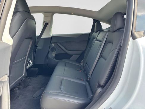 Used 2023 Tesla Model Y AWD image 33