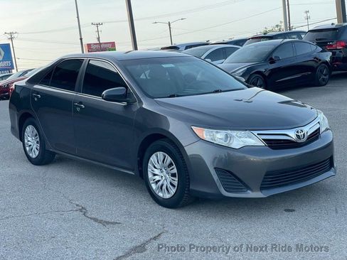 Used 2012 Toyota Camry LE image 4
