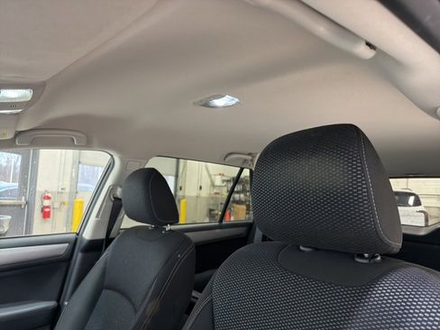 Used 2018 Subaru Outback 2.5i Premium image 29