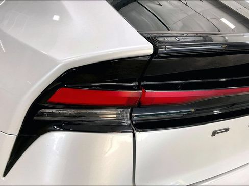 Used 2024 Toyota Prius XLE AWD/4WD image 24