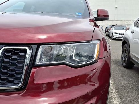 Used 2021 Jeep Grand Cherokee Laredo X AWD/4WD image 8
