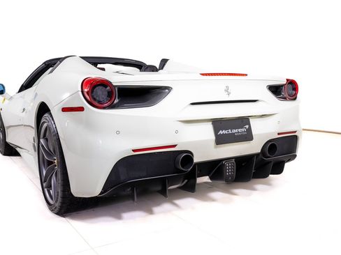 Used 2017 Ferrari 488 Spider RWD image 12