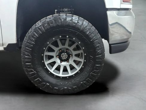 Used 2018 Chevrolet Silverado 1500 LT w/ All Star Edition AWD/4WD image 25