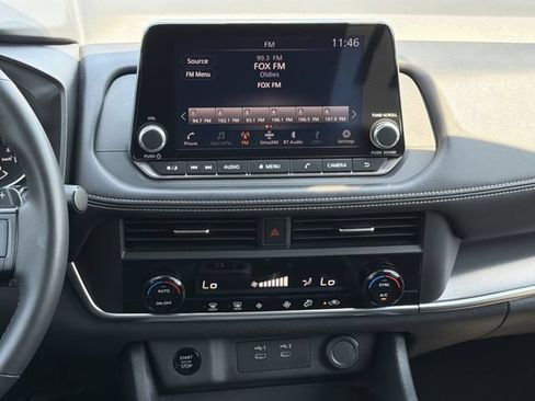 Used 2025 Nissan Rogue SV AWD/4WD image 12
