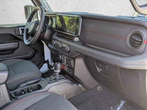 Used 2026 Jeep Wrangler Unlimited Rubicon AWD/4WD image 21