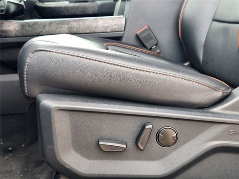 New 2025 Ford F250 Lariat w/ Lariat Ultimate Package image 19