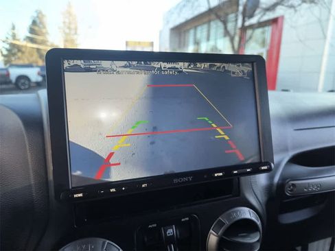 Used 2018 Jeep Wrangler Unlimited Sport S image 17