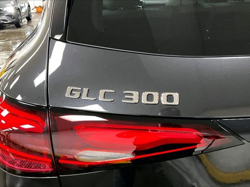 Used 2026 Mercedes-Benz GLC 300 4MATIC image 33