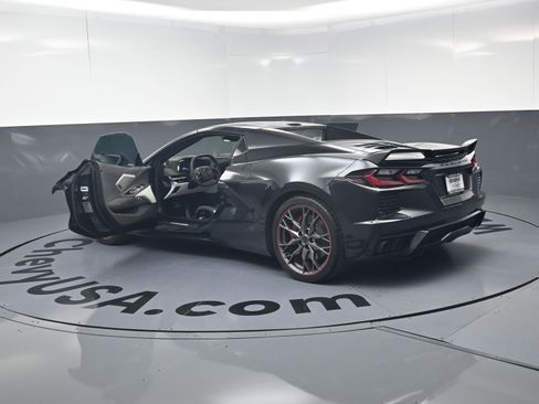Used 2023 Chevrolet Corvette Stingray Premium Conv w/ Z51 Performance Package image 24