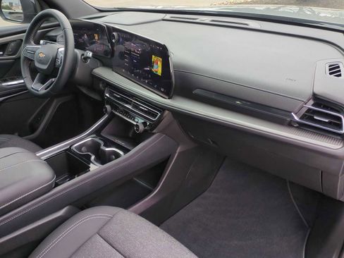 Used 2026 Chevrolet Traverse LT w/ Driver Confidence Package image 28