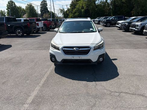 Used 2019 Subaru Outback 3.6R Touring AWD/4WD image 7