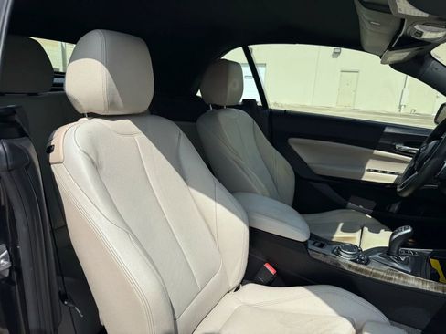 Used 2016 BMW M235i Convertible image 21