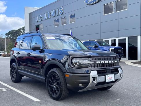Certified 2025 Ford Bronco Sport Badlands image 1