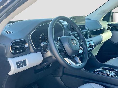 Used 2025 Honda Pilot EX-L image 9