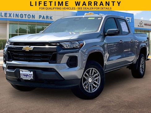 Used 2024 Chevrolet Colorado LT AWD/4WD image 12