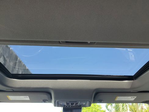 Used 2023 GMC Sierra 1500 SLT w/ SLT Premium Package image 15