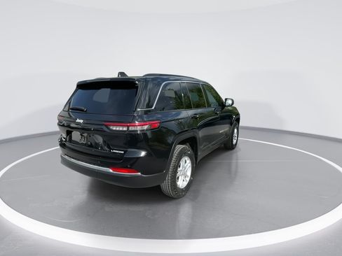 Used 2024 Jeep Grand Cherokee Laredo w/ Luxury Tech Group I AWD/4WD image 18