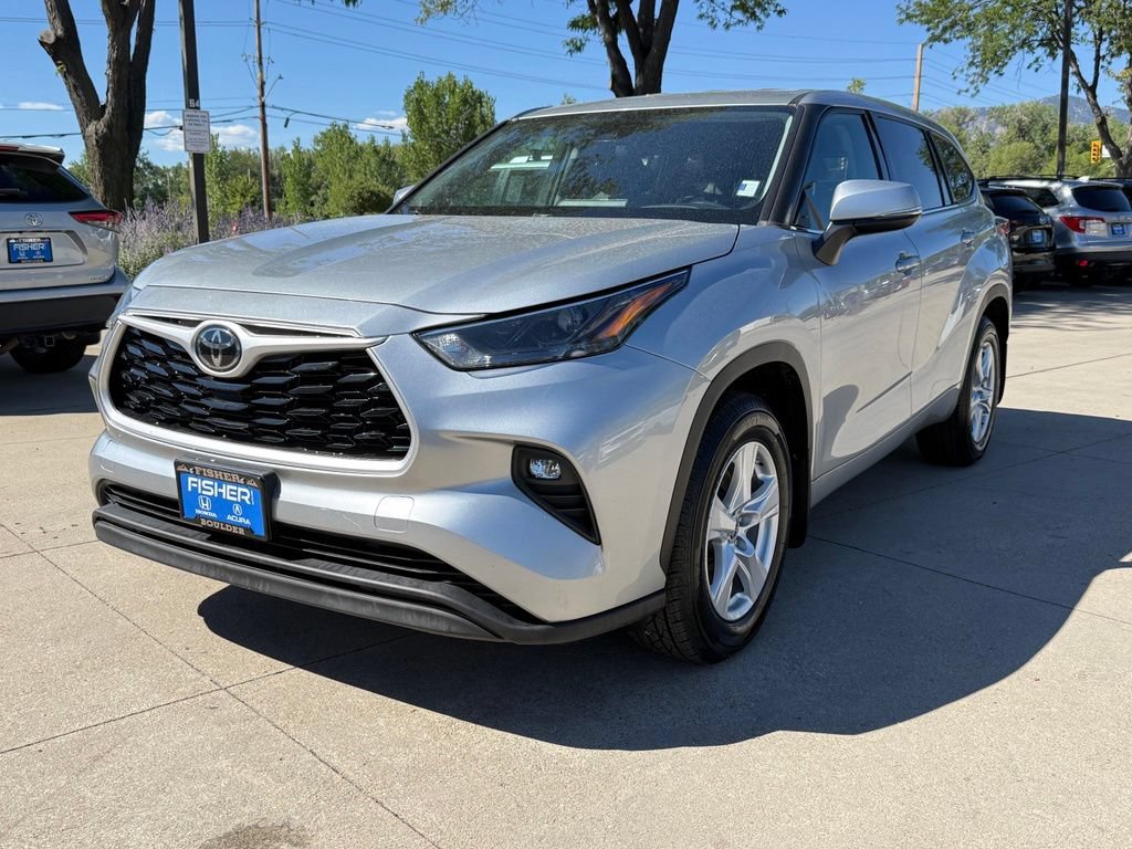 Used 2022 Toyota Highlander LE AWD/4WD image 8