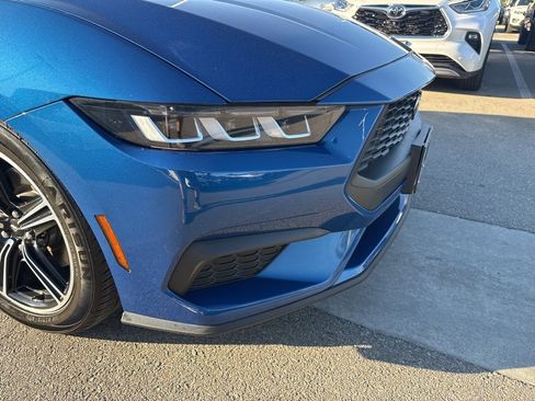 Used 2024 Ford Mustang Convertible image 11