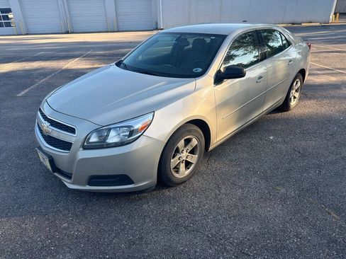 Used 2013 Chevrolet Malibu LS w/ Protection Package FWD image 4
