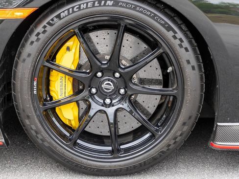 Used 2020 Nissan GT-R NISMO AWD/4WD image 13