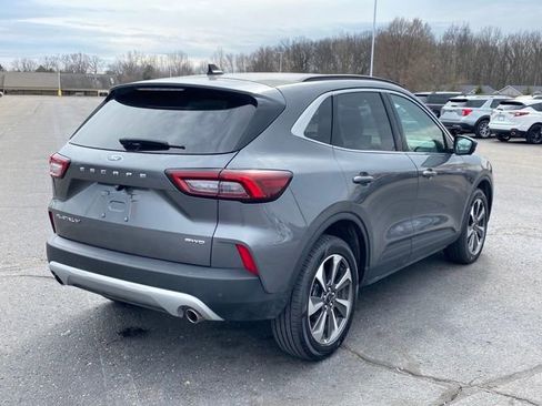 Used 2023 Ford Escape Platinum image 3