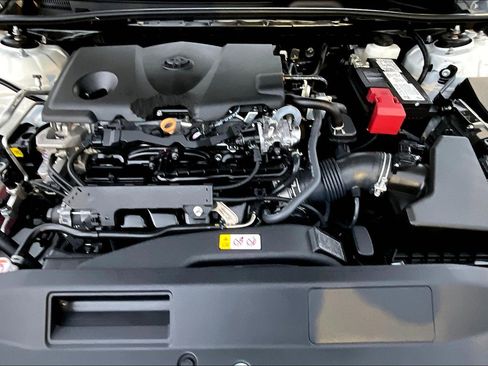 Used 2023 Toyota Camry SE w/ Cold Weather Package image 10