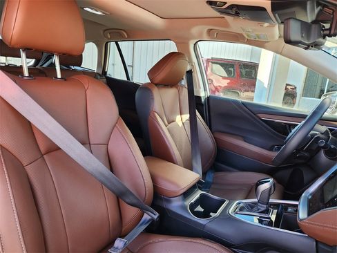 Used 2025 Subaru Outback Touring XT w/ Popular Package #2 image 14