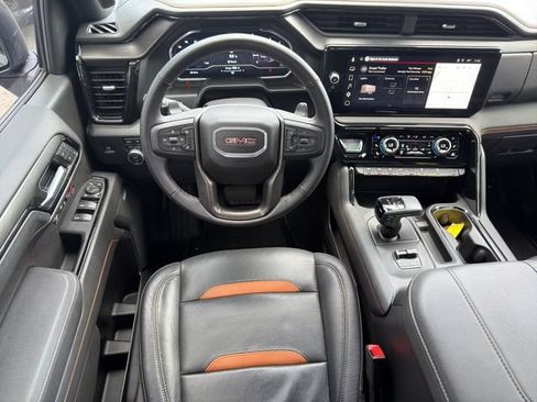 Used 2025 GMC Sierra 1500 AT4 w/ AT4 Premium Package AWD/4WD image 17