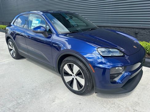 Used 2026 Porsche Macan Electric RWD image 11