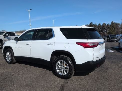 Used 2021 Chevrolet Traverse LS w/ LPO, Floor Liner Package FWD image 4
