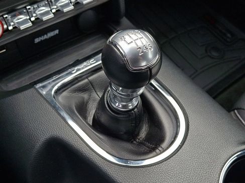 Used 2017 Ford Mustang GT Premium image 16