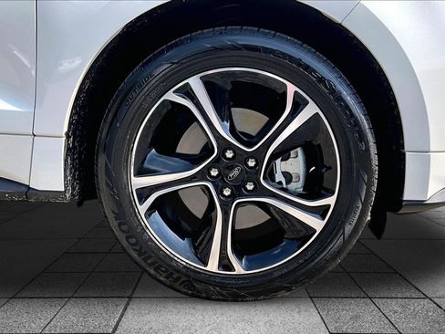 Certified 2020 Ford Edge ST w/ Cold Weather Package AWD/4WD image 8