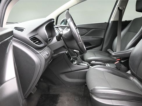 Used 2022 Buick Encore Preferred w/ Safety Package AWD/4WD image 13