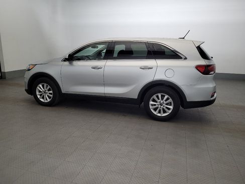 Used 2019 Kia Sorento AWD V6 image 3