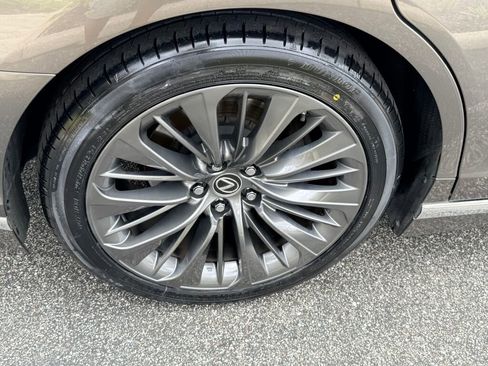 Used 2021 Lexus LS 500 w/ Accessory Package (Z2) image 11