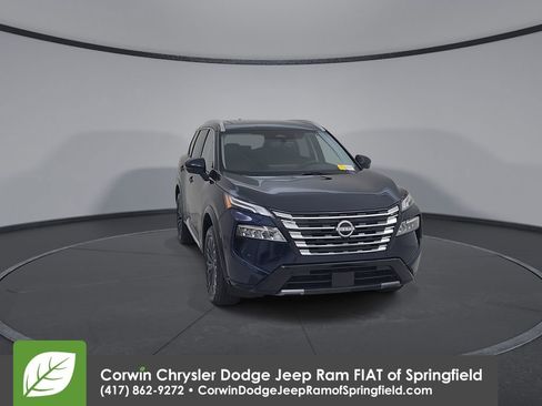 Used 2026 Nissan Rogue Platinum w/ Platinum Premium Package AWD/4WD image 4