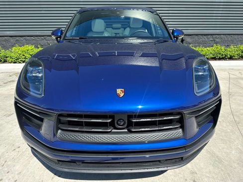 Used 2025 Porsche Macan image 7