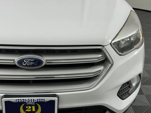 Used 2018 Ford Escape SE w/ SE Sync 3 Package AWD/4WD image 5