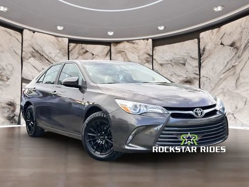Used 2016 Toyota Camry LE FWD image 12