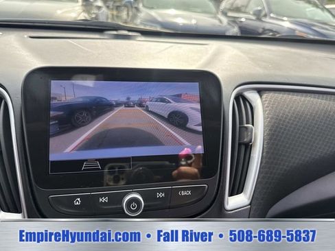 Used 2025 Chevrolet Malibu LT FWD image 24