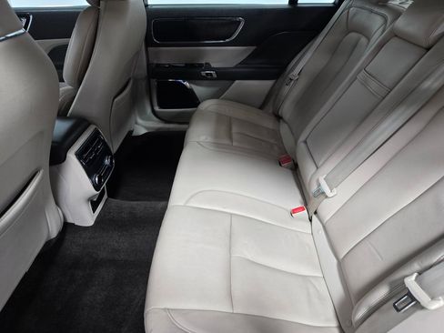 Used 2017 Lincoln Continental Reserve w/ Climate Package AWD/4WD image 31