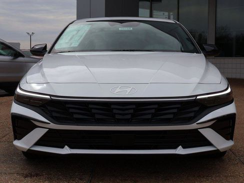 New 2026 Hyundai Elantra SEL Sport FWD image 8
