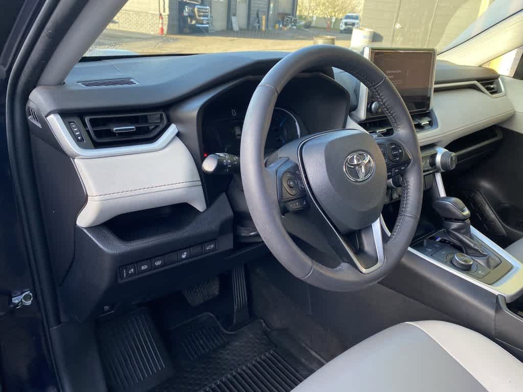 Used 2023 Toyota RAV4 XLE Premium AWD/4WD image 2