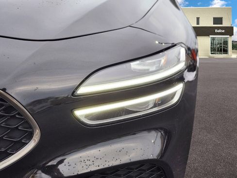 Used 2022 Genesis G70 3.3T w/ Sport Advanced Package image 10