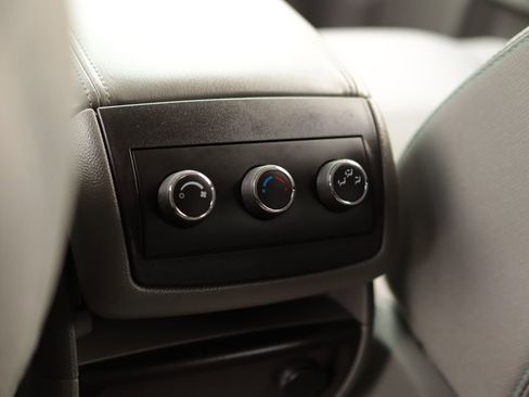 Used 2017 Chevrolet Traverse LT FWD image 24