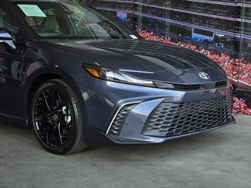 Used 2026 Toyota Camry SE w/ Convenience Package FWD image 2