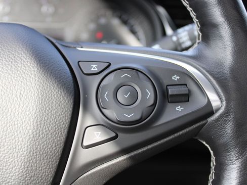 Used 2019 Buick Regal Essence w/ Driver Confidence Package I image 25